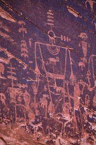 Anasazi-rotstekeningen - Utah is rijk aan Anasazi-klifwoningen en rotstekeningen. door Ira Block