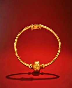 Halsband, Ardnaglug, County Roscommon, Vroege IJzertijd door Iron Age