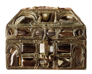 Mozarabische kunst: agaten doos van hout, agaat en zilver. 11e eeuw. Uit de Real Colegiata van San Isidoro. Leon. Archeologisch Museum van Madrid, Spanje door Islamic School