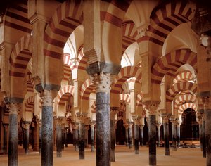De bogen en portieken van de Moskee-Kathedraal van Córdoba, 784-786