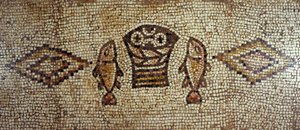 Byzantijns mozaïek met vissen en broden (keramische tegels) door Israeli School