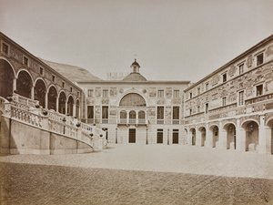 Album "Italie 1882, Napels, Pisa, Genua, Corniche": De binnenplaats van het Prinselijk Paleis van Monaco door Italian Photographer
