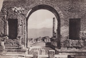 Arco Di Nerone, Boog van Nero (zw/w foto) door Italian Photographer