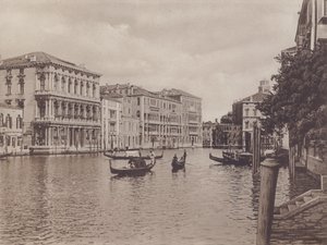 Canal Grande en Palazzo Browning door Italian Photographer