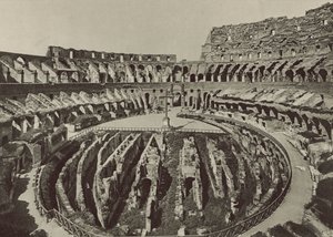 Flavisch Amfitheater of Colosseum met de nieuwe opgravingen