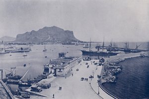 Italië: Palermo, Monte Pellegrino en haven door Italian Photographer