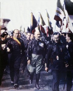 Mussolini en de Mars op Rome. 1922. Handgekleurde foto 1923