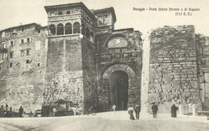 Perugia, Italië, Porta Urbica Etrusca O Di Augusto door Italian Photographer