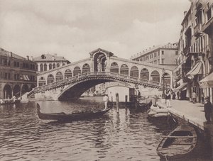 Ponte Di Rialto door Italian Photographer