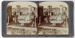 Het huis van Marcus Lucretius, Pompeii, uit The Underwood Travel Library, 1895 door Italian Photographer