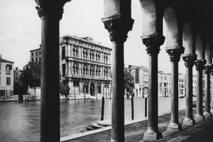 Venetië, Canal Grande, Palazzo Vendramin (zw/w foto)