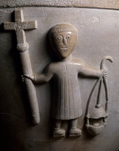Figuur van liturgische processie, detail van doopvont versierd in reliëf, witte kalksteen, Kerk van San Geminianus, Vicofertile, Emilia-Romagna, Italië door Italian School
