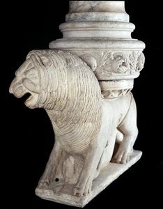 Leeuw (marmeren sculptuur, laat 12e eeuw)