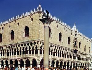 Palazzo Ducale, begonnen c.1340 door Italian School