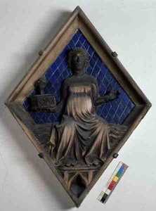 De Maan, reliëftegel van de Campanile