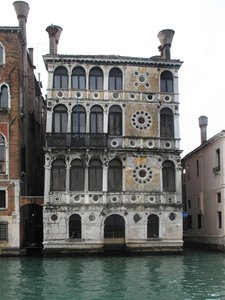 Uitzicht op het Palazzo (Paleis) Dario (ca Dario) in Venetië aan het Canal Grande. Paleis uit de 15e eeuw door Italian School
