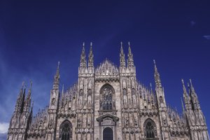 Uitzicht op de westgevel, begonnen in 1386 door Italian School