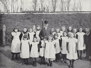 Hocktide in Hungerford, Vrije Dag Eisen voor Schoolkinderen