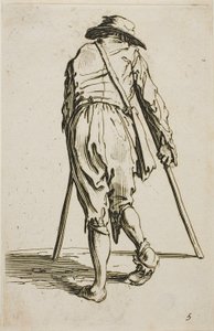 Bedelaar op krukken en met een hoed op, van achteren gezien, plaat vijf uit De bedelaars door Jacques Callot