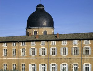 Barokke architectuur: koepel van het Hôtel-Dieu (18e eeuw) door architect Jacques-Germain Soufflot (1713-1780). Mâcon, Saône-et-Loire (71).