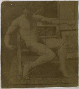 Studie van een mannelijk naaktmodel, zittend op een trapje, van voren gezien met touw en boog op schoot door Jacques Lalaing (attributed to)
