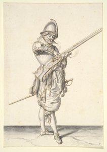 Soldaat die zich voorbereidt om een caliver af te vuren door Jacques de Gheyn II