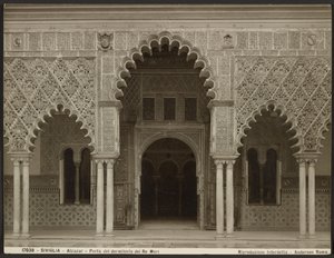 Alcázar, deuropening naar de slaapkamer van de Moorse koningen door James Anderson