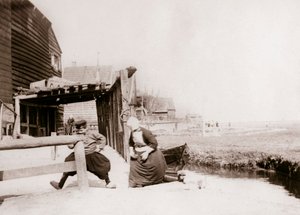Kinderen spelen, Marken, Nederland, 1898