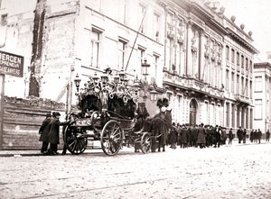 Paard-en-wagen lijkwagen, Antwerpen, 1898 door James Batkin