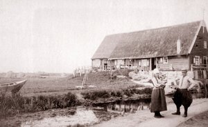 Inwoners van Marken Eiland, Nederland, 1898 door James Batkin