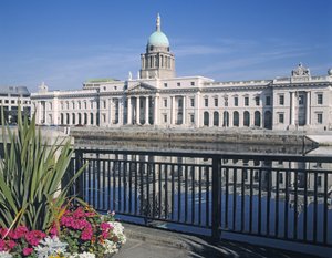 Het Douanehuis aan de rivier de Liffey