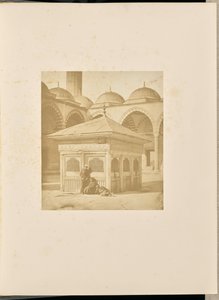[Fontein op de binnenplaats van de Sülemaniye Moskee].
