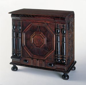 De Joseph en Bathsheba Pope gesneden en aangebrachte kostbaarhedenkast, Salem, Massachusetts, 1679 door James Symonds