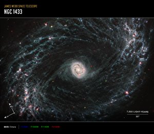 NGC 1433 (MIRI Kompasbeeld)