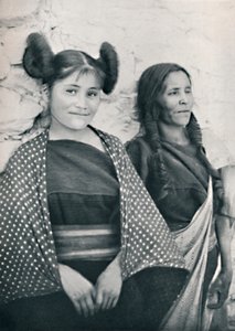 Een Arizona Hopi meisje en haar moeder, 1912