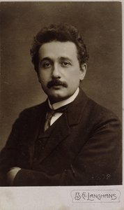 Carte-de-visite portret van Albert Einstein genomen in Praag in 1912, 1912