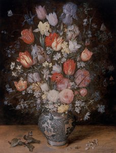 Stilleven van bloemen in een houten kuip