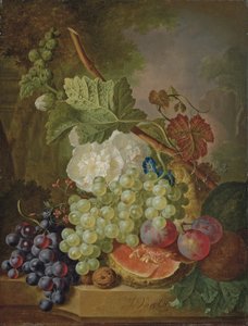 Bloemen, druiven, pruimen, walnoten en een meloen op een stenen richel