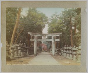 Ingang van een tempel in Uyeno Park, Tokyo, Japan