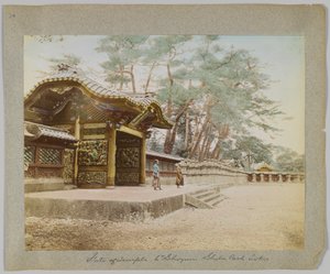Poort van de tempel van de 6e Shogun, Shiba Park, Tokyo, Japan door Japanese Photographer