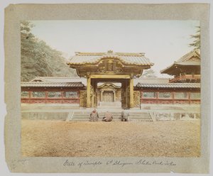 Poort van de tempel van de 6e Shogun, Shiba Park, Tokio, Japan door Japanese Photographer