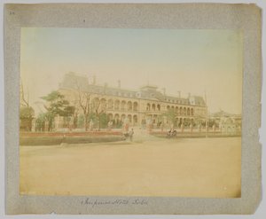 Imperial Hotel, Tokyo, Japan (handgekleurde zwart-wit foto) door Japanese Photographer