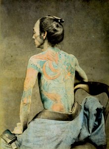 Japanse man met traditionele Irezumi-tatoeages, ca. 1890 door Japanese Photographer