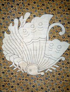 Sprei Futonji met bloemenprint calico, familiewapen met vlinder, ruwe en gesponnen zijde, masker geverfd in reserve met rijstzetmeel, directe houtsnede, inktpigmenten, Japanse beschaving, Edo-Meiji-periode door Japanese School