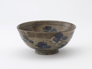 Serveerschaal met Kenzan stijl decoratie, Kyoto, Edo periode door Japanese School