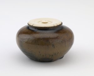 Kleine pot gebruikt als theebus, Gifu prefectuur, Muromachi of Momoyama periode