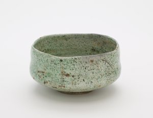 Theekom met valse Raku zegel, onbekende Raku aardewerk werkplaats door Japanese School