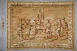 Faux verguld reliëf, met Bacchus geplaatst op een cirkelvormig voetstuk versierd met festoenen en bucrania, en omringd door dansende kanephors