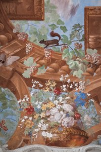 Wijntakken, druiven, bloemen en een eekhoorn (detail) door Jean Boulanger