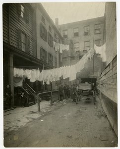 11 Christopher Street, Greenwich Village, New York, VS, c.1917-20 door Jessie Tarbox Beals